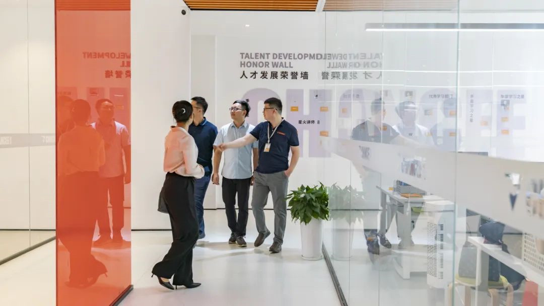 六安市高新區(qū)考察團(tuán)來訪橙犀總部交流合作 六安市高新區(qū)考察團(tuán)來訪橙犀總部交流合作