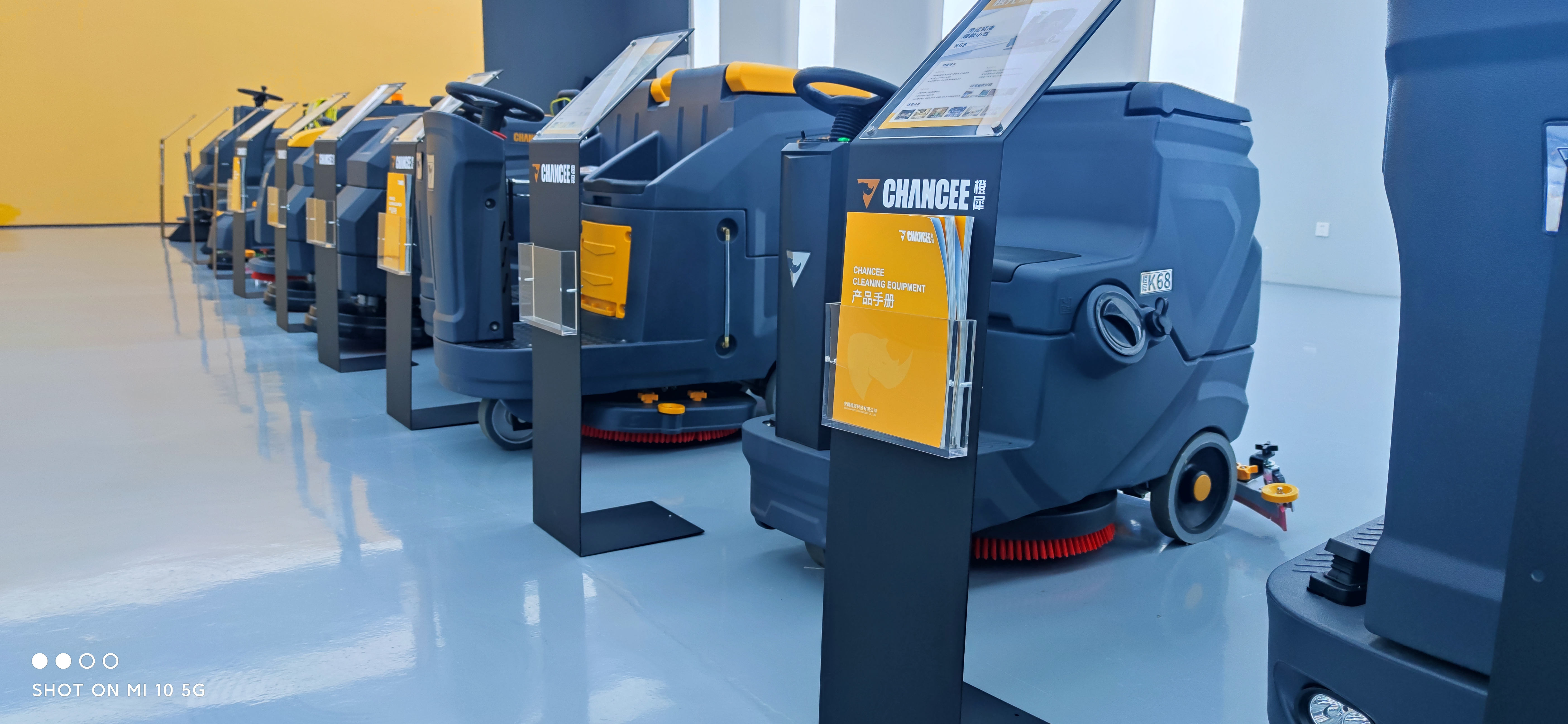 電動(dòng)工業(yè)洗地機(jī)多少錢一臺(tái),可以解決哪些問(wèn)題